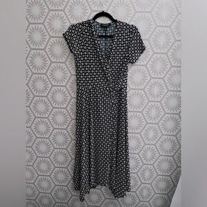 Navy and white v-neck print dress